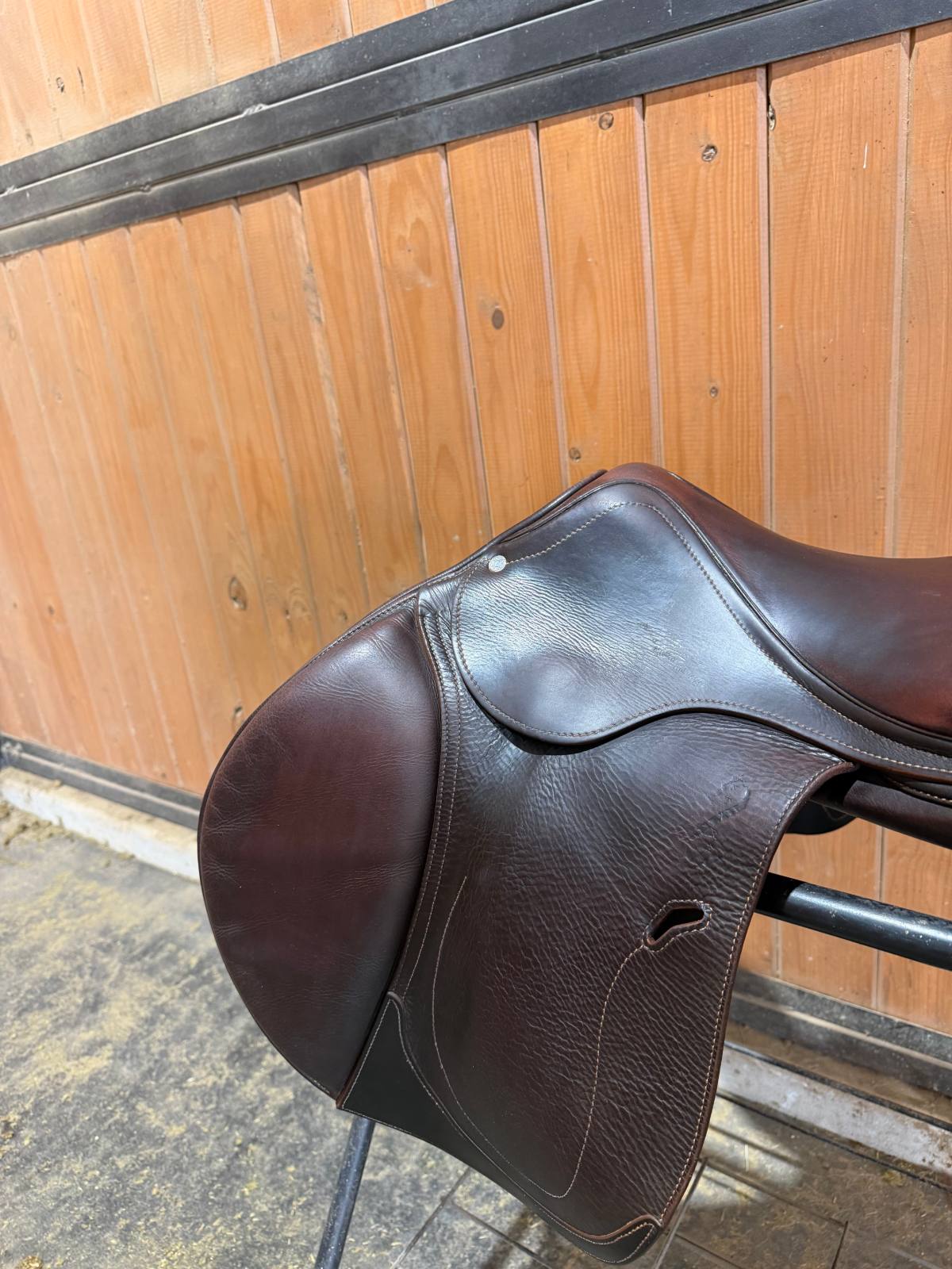 Antares Evolution 17.5" CC Saddle 2021-Full Buffalo-Excellent Condition and ready to ride