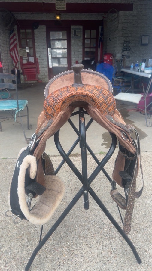 14.5/7in gullet Whineywear custom saddle