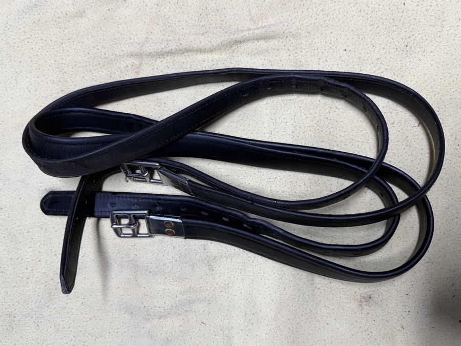 BATES Mismatched Stirrup Leathers
