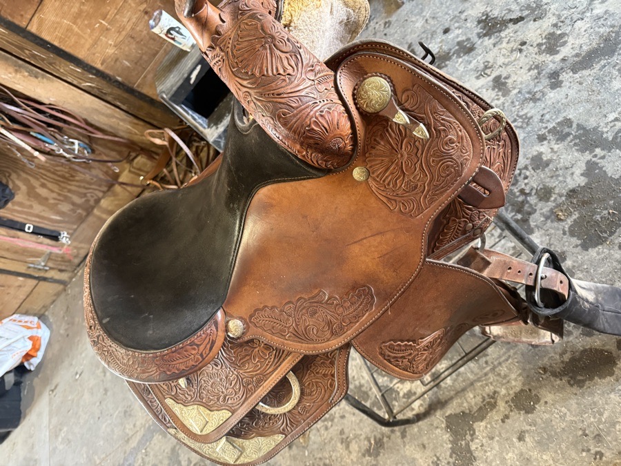 Circle Y Western Pleasure Saddle