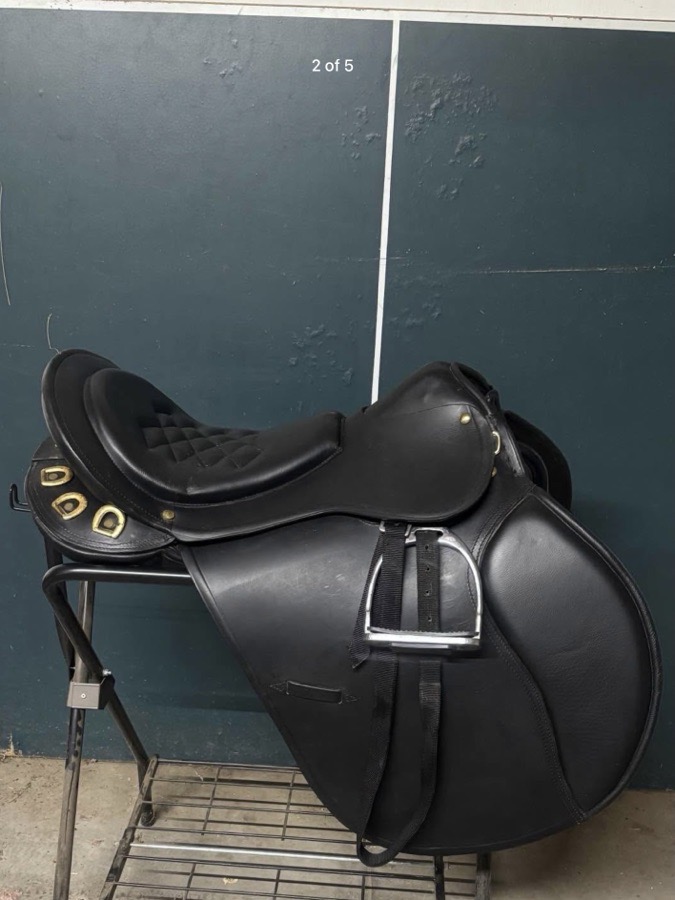 Equitare Trail Saddle/21” Seat | 6" Tree Size