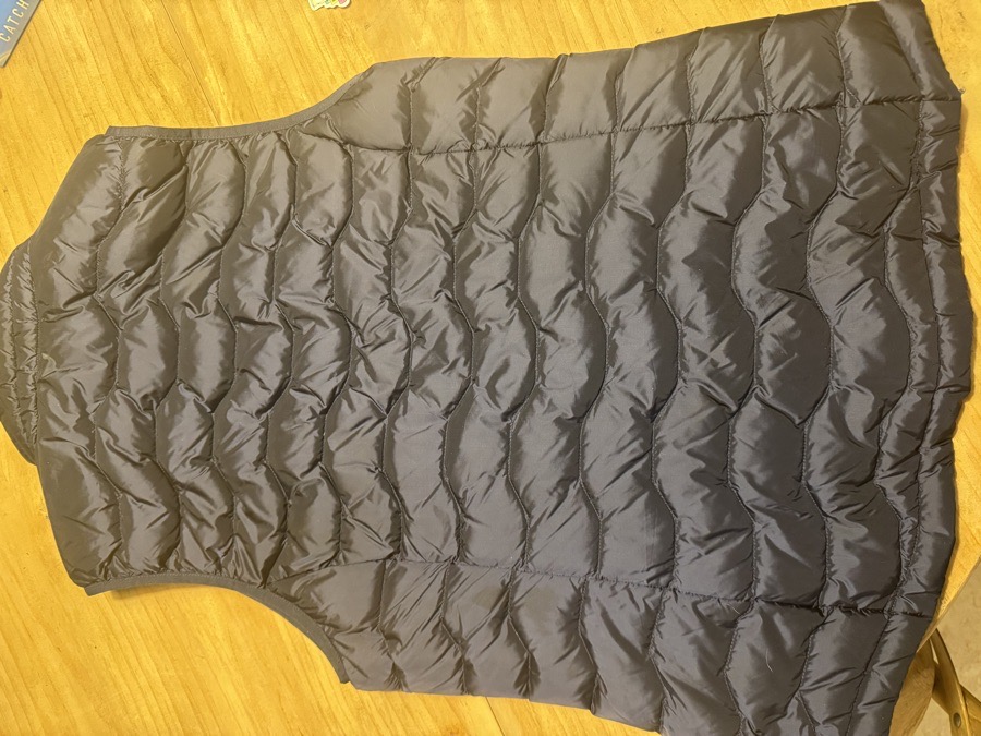 Ariat “Ideal Down” navy vest - Small