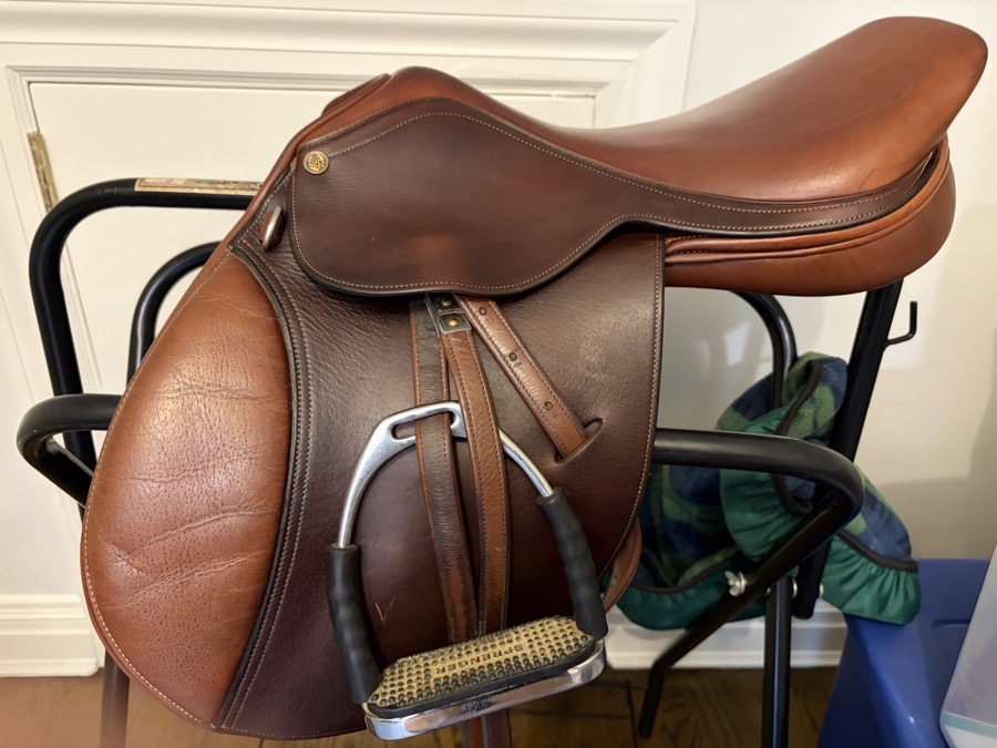 OVATION | 16.5" | 4.75" Tree Size | 2011