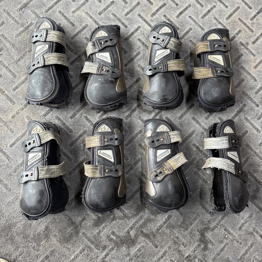 Set Of 4 Medium Black Veredus Horseback Riding Open Front Jumping Boots