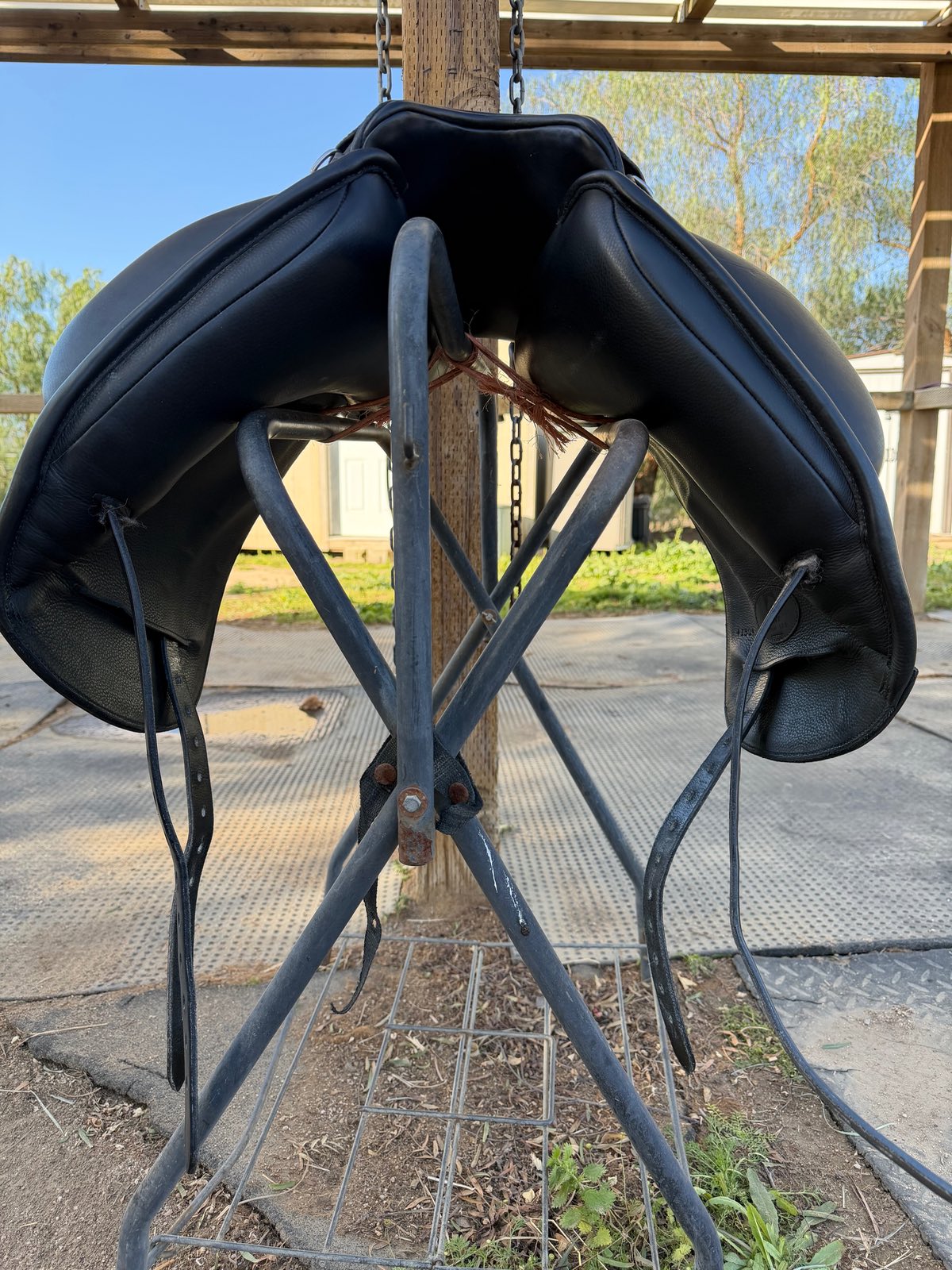 Envy Motion Dressage saddle 17.5