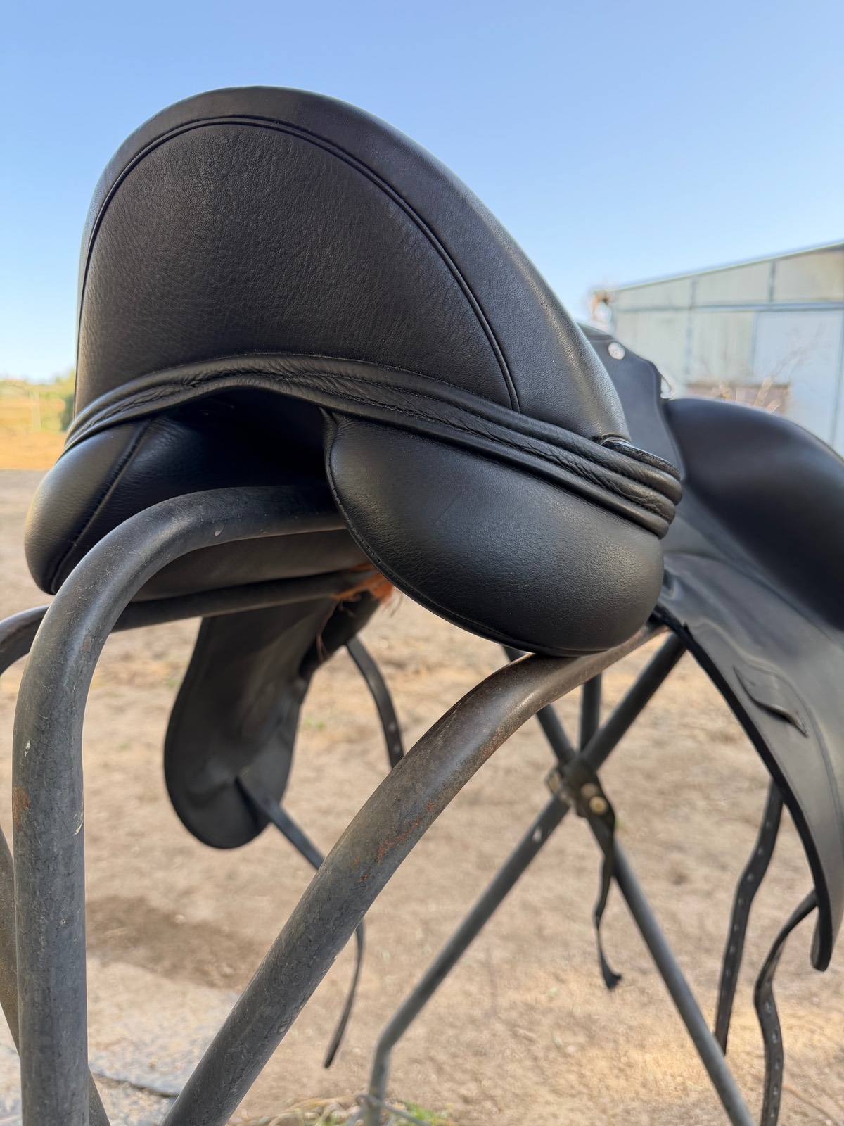 Envy Motion Dressage saddle 17.5