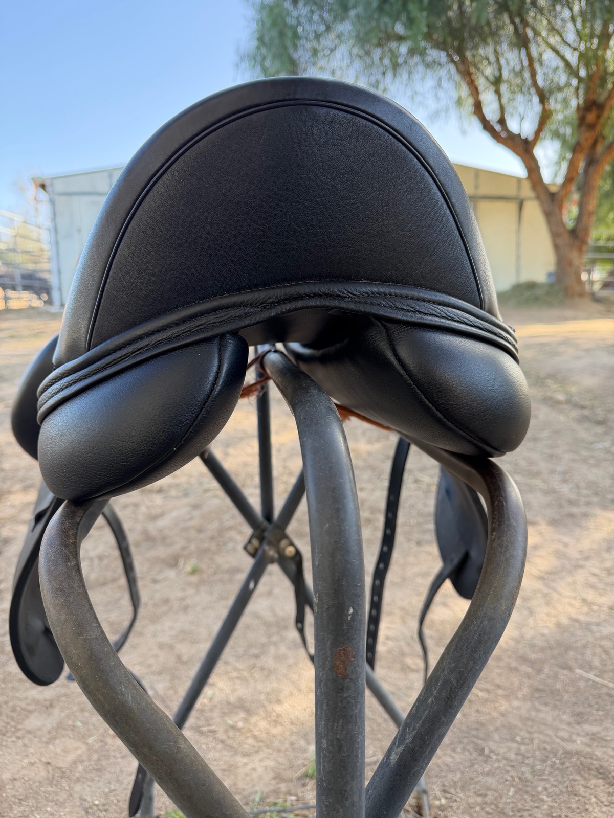 Envy Motion Dressage saddle 17.5