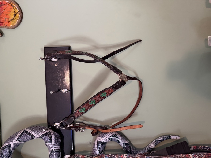 Catus tooled breast collar 