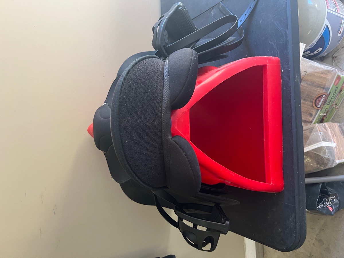 All purpose Wintec light 16” saddle
