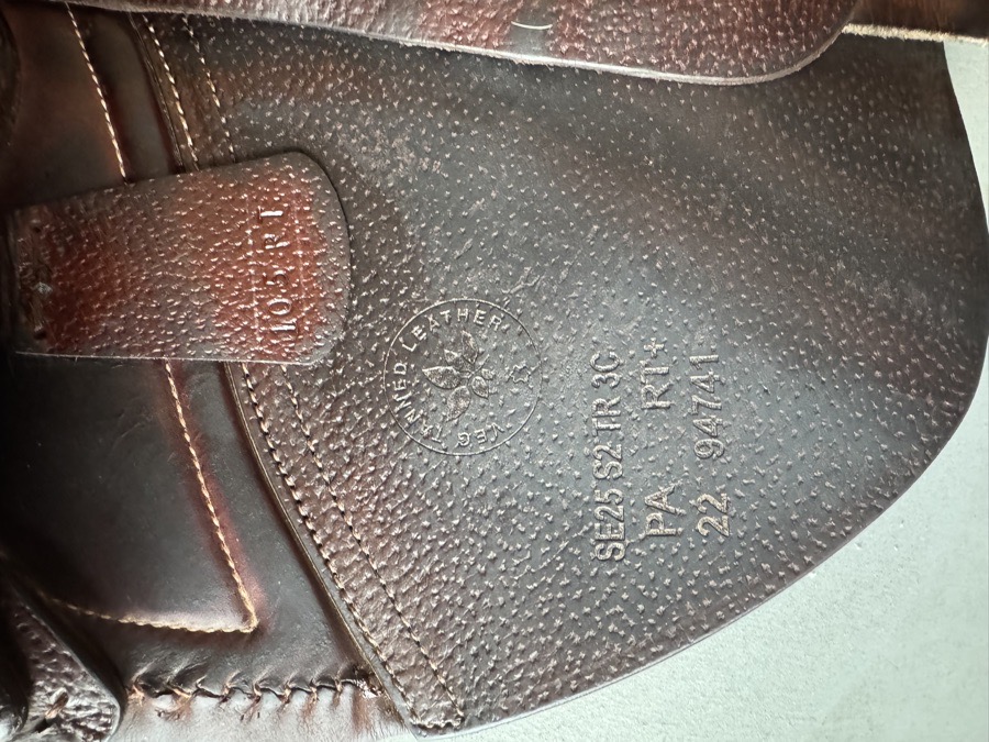 17.5” 2022 CWD SE25 2Gs Saddle - 3C - Grain / Buffalo