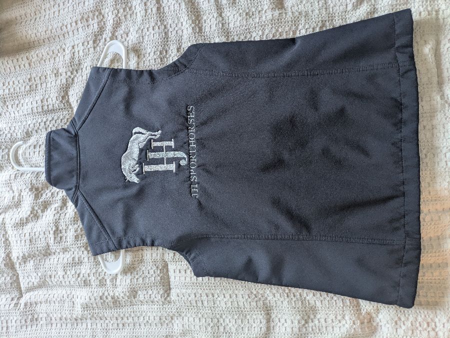 XS JHSPORTHORSE LOGO VEST, BLACK