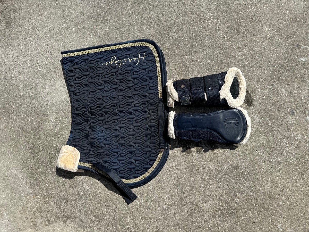 Eskadron Heritage Saddle Pad with Matching Boots