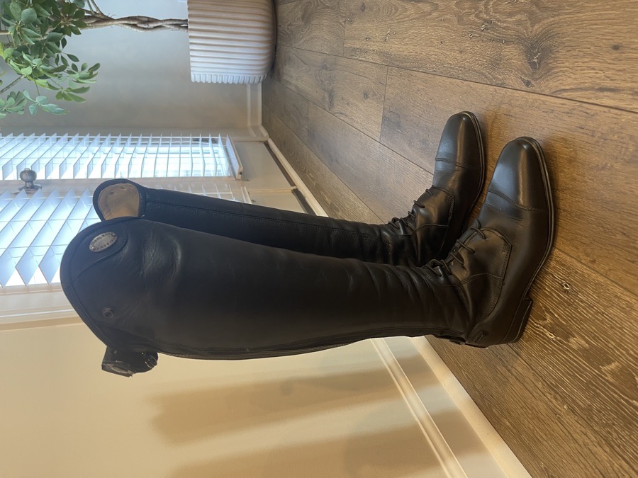 Parlanti Dallas Pro Field Boot - lightly used! 