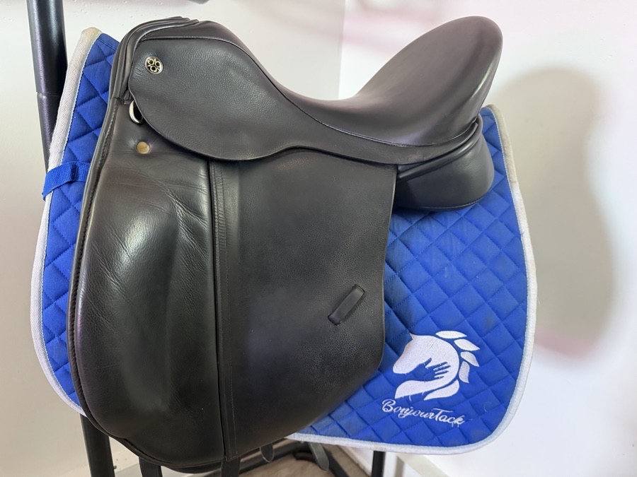 17.5” Trilogy Amadeo Elite - medium wide 