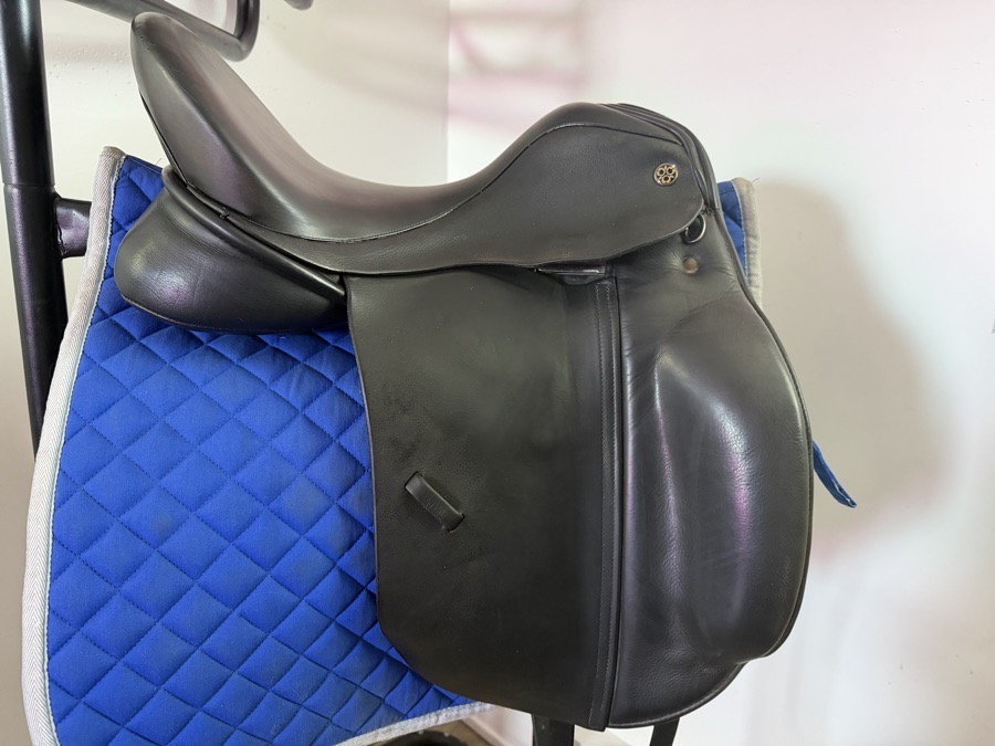 17.5” Trilogy Amadeo Elite - medium wide 