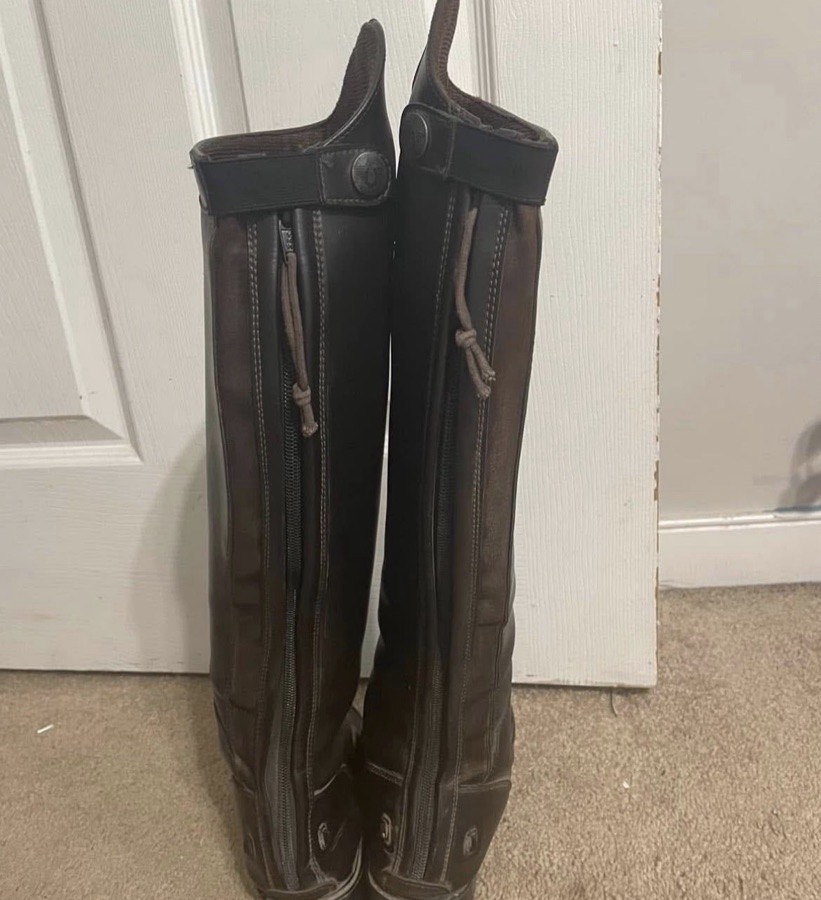 TUFFRIDER Boots 6