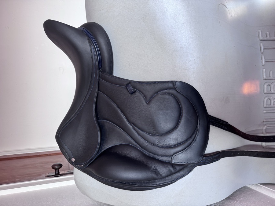 18” 2023 Antares Cadence Dressage Saddle - 1D - Full Buffalo