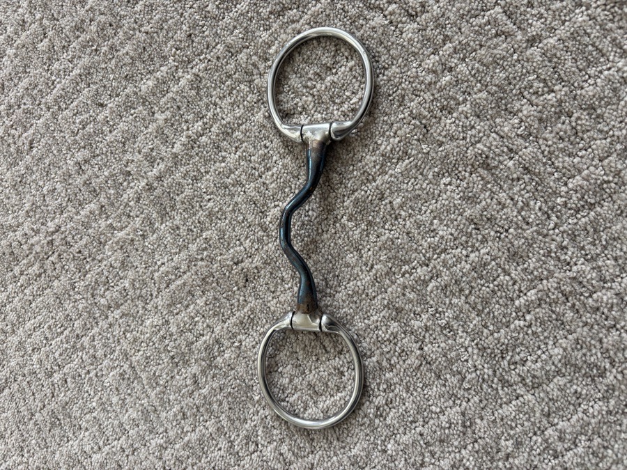 BR Mullen Mouth Eggbutt Snaffle Sweet Iron 