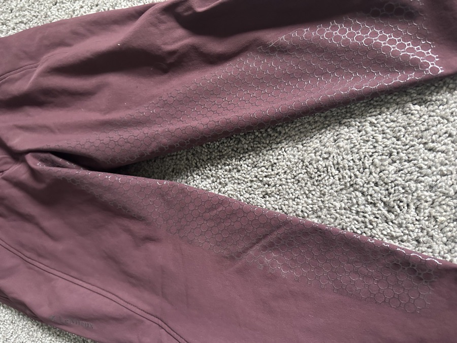 24R Lemieux burgundy silicone full seat breeches