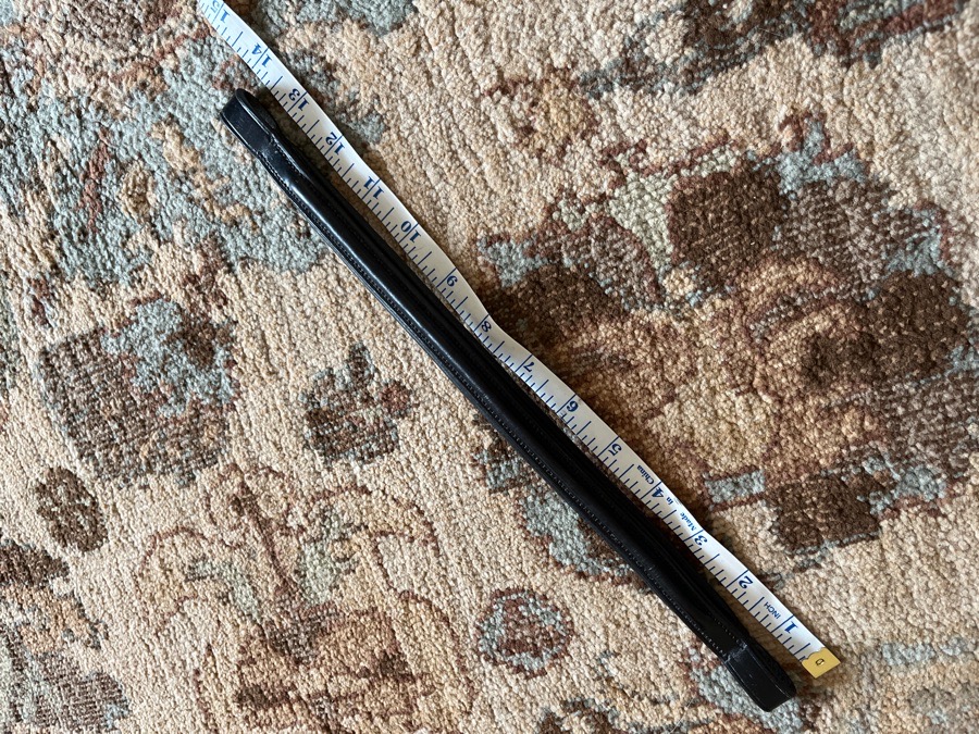 Plain black padded raised browband 