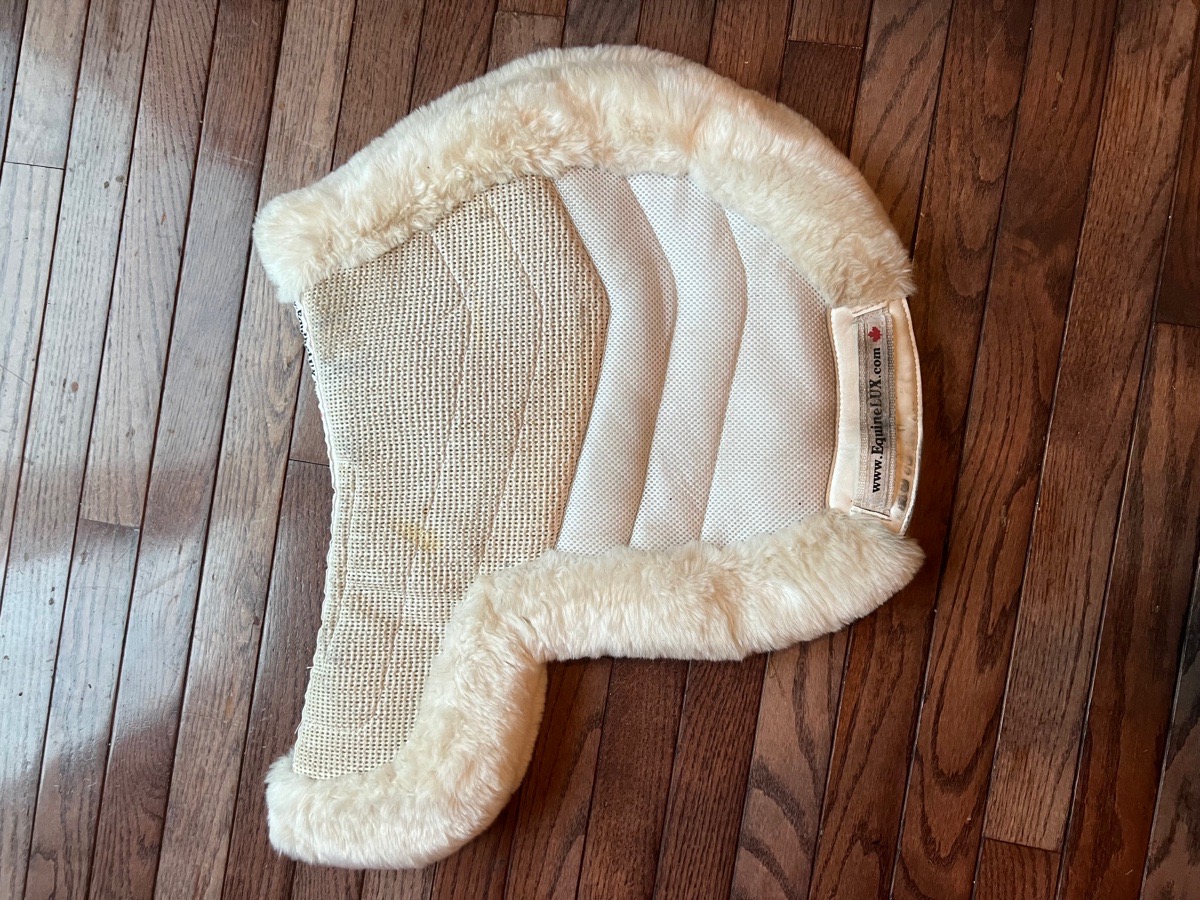 Equine LUX Easy Adjustable Sheepskin Show Pad 