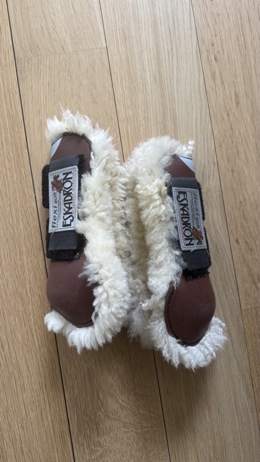 Eskadron Sheepkin tendon boots