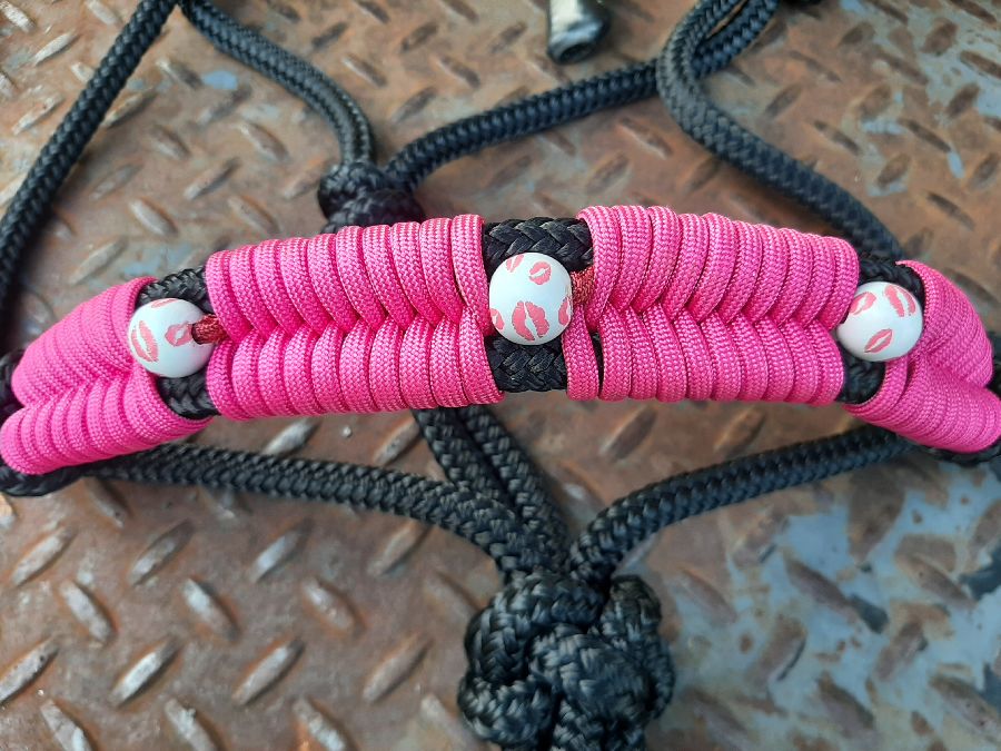 Pink kisses rope halter