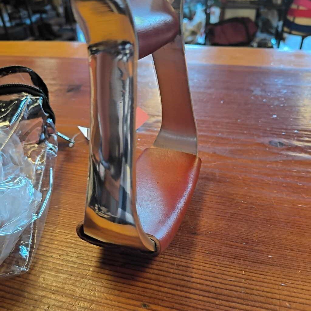 Showman Aluminum Stirrups, Silver