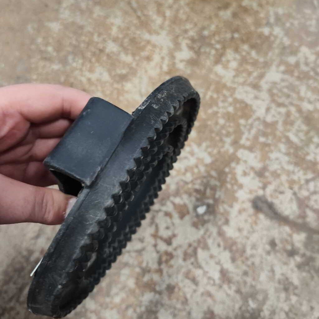 Rubber Curry Grooming Tool, Black