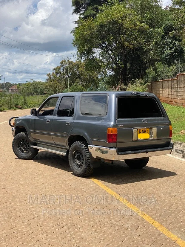 Toyota hilux 2