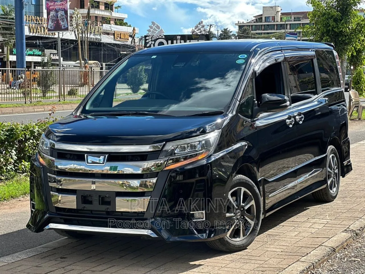 TOYOTA NOAH WXB NON HYBRID