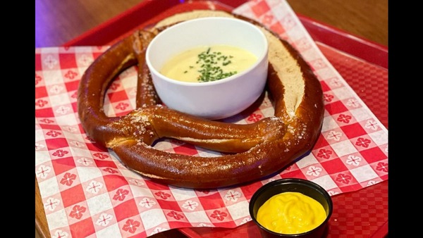 Big Pretzel 