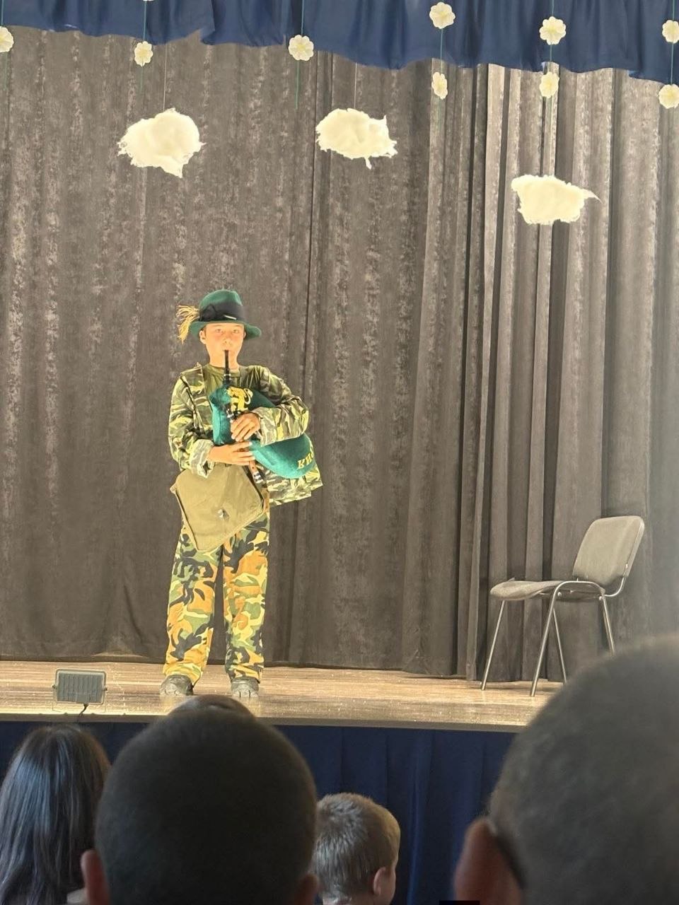 Приятелство горещо и още, още нещо