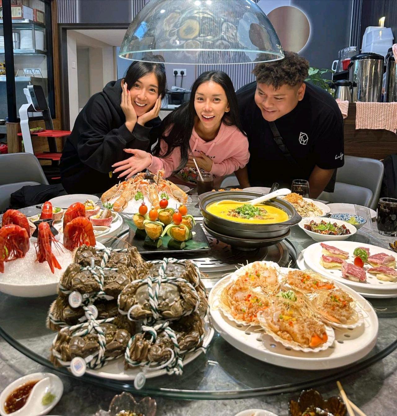Iwc Aquastic Hairy Crab 大閘蟹 #大閘蟹 seafood restaurant nearby #kuala #lumpur #grab #momo January 2023