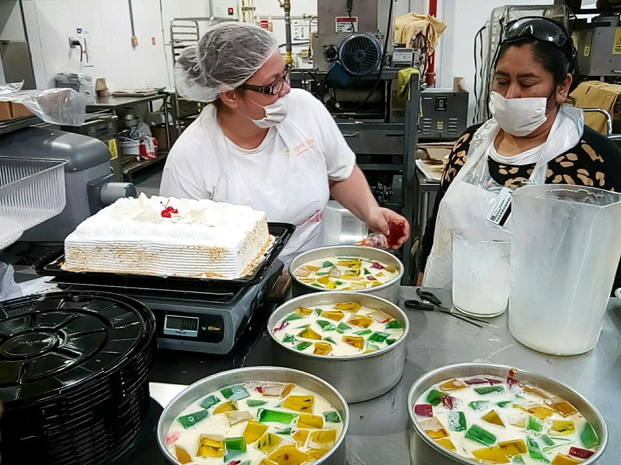 cheap wedding cake in rosarito Mexico