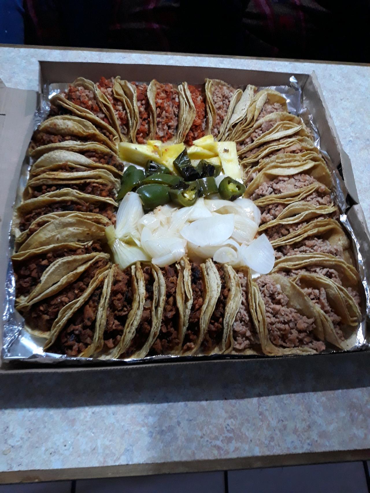 Rosca de Tacos. A ver a quién le toca el muñeco🤭 para la taquisa de Febrero.