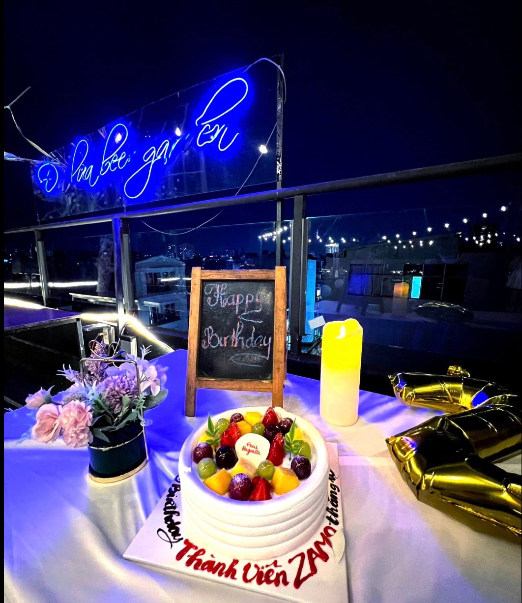 ĐÁ LỬA BEER GRADEN QUẬN 10 SIÊU VIEW - SIÊU CHILL - SIÊU CHẤT 🔥
👉GIẢM NGAY 10% trên món ăn cho khách đặt bàn từ 4 người trở lên.( Từ 9/12 Đến 30/12)
