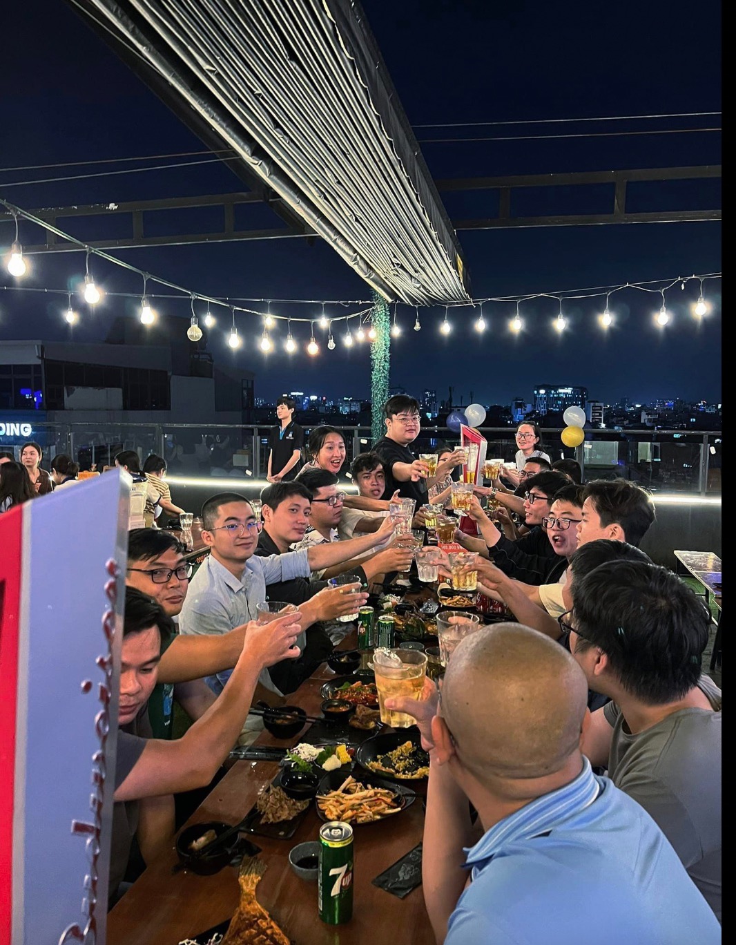 ĐÁ LỬA BEER GRADEN QUẬN 10 SIÊU VIEW - SIÊU CHILL - SIÊU CHẤT 🔥
👉GIẢM NGAY 10% trên món ăn cho khách đặt bàn từ 4 người trở lên.( Từ 9/12 Đến 30/12)
