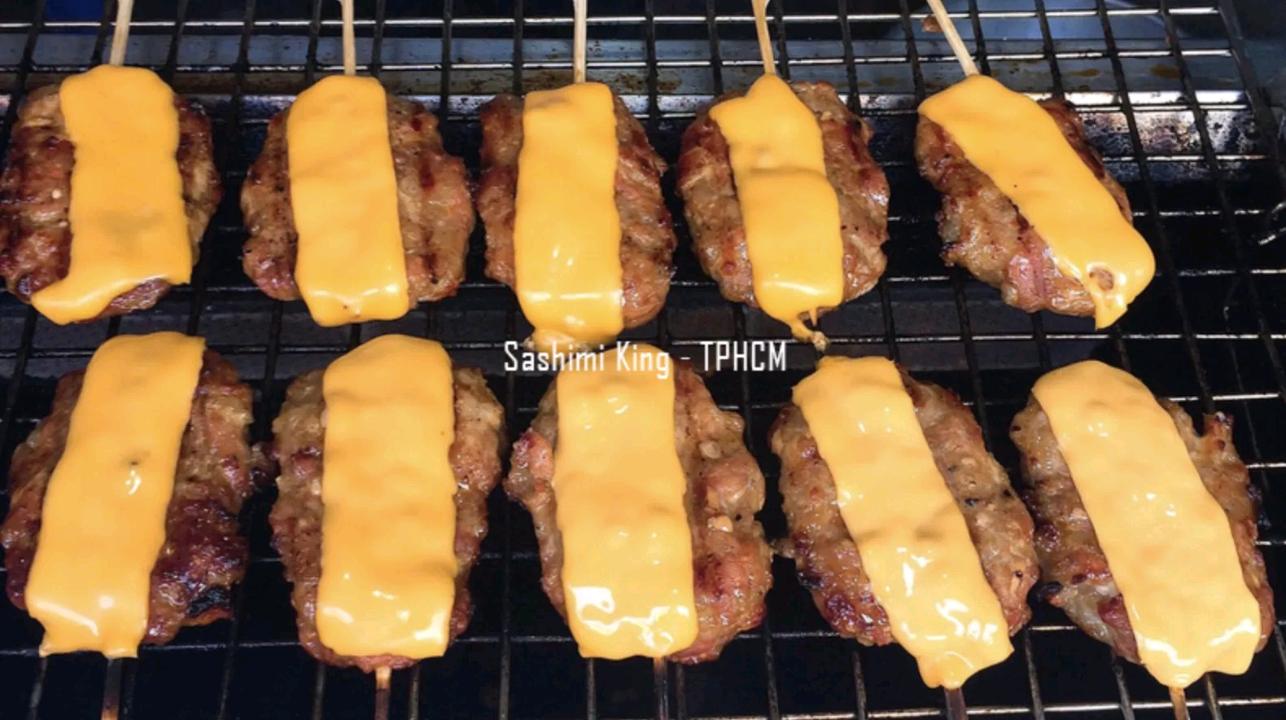 🇯🇵  #japan ground beef #hamburger on a stick 