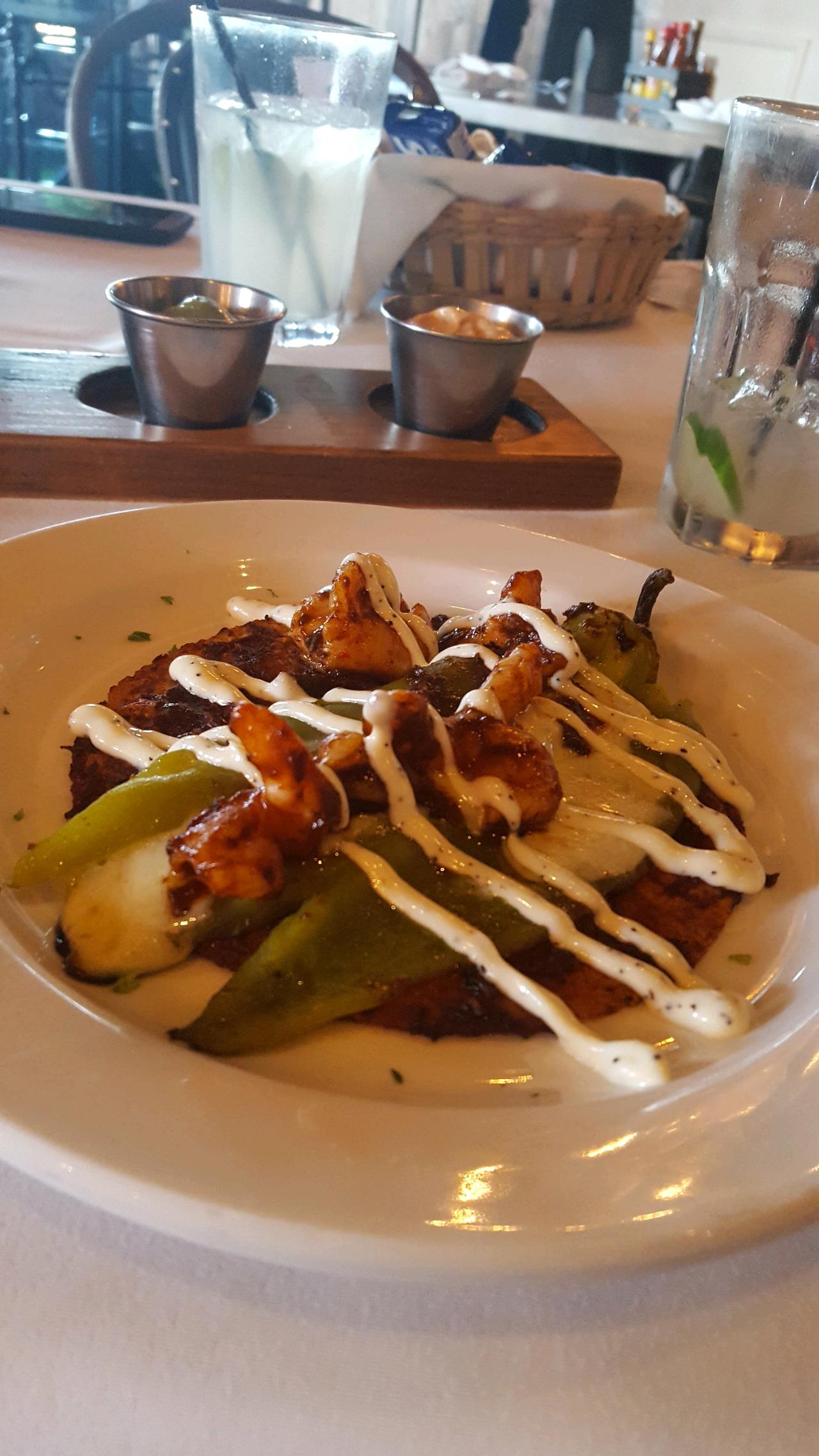Try our vegan all organic tortilla less with bell pepper jalapeno shelled farm raised shrimp tacos based with guacamole sour cream sauce #tijuana Gastronómica