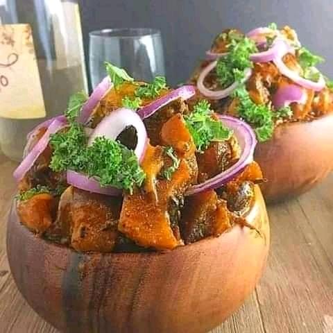 Who cares for this should come and join me, delicious is ewu (goat head) #cookingRecipehq.