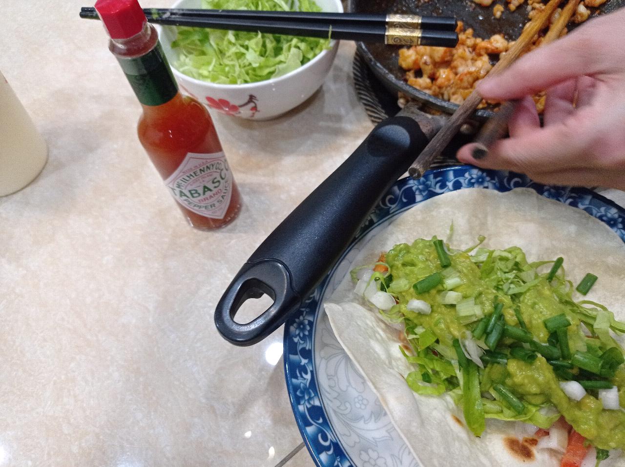 How to make organic home made #bajafresh #shrimp taco 🌮 on #tacotuesday 