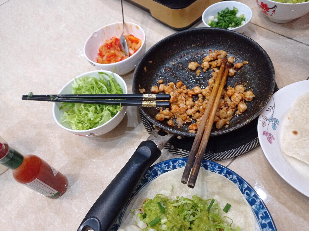 How to make organic home made #bajafresh #shrimp taco 🌮 on #tacotuesday 