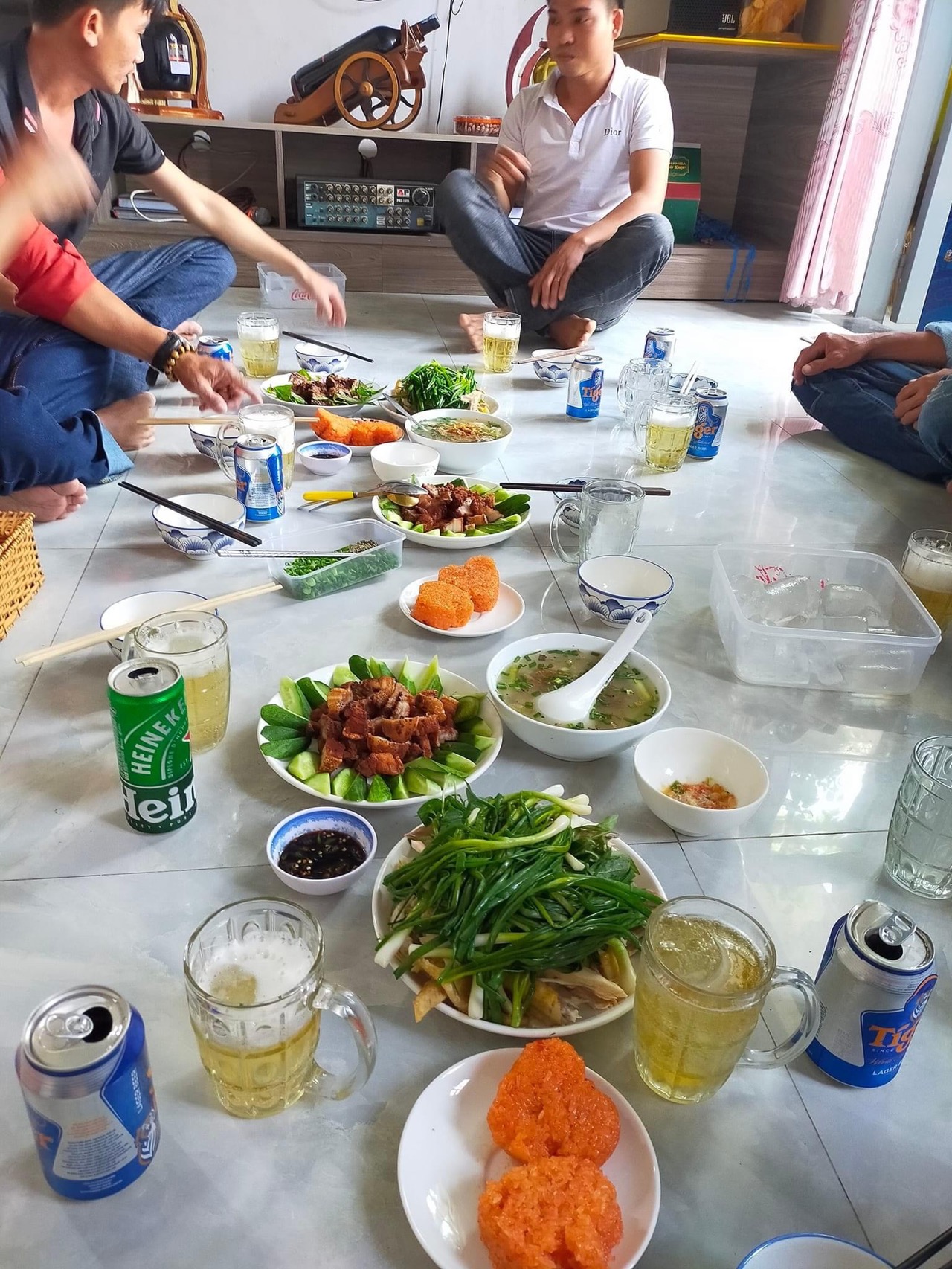#buatiec đầu năm cùng bạn bè và gia đình 🏠 #hocmon #Vietnam 