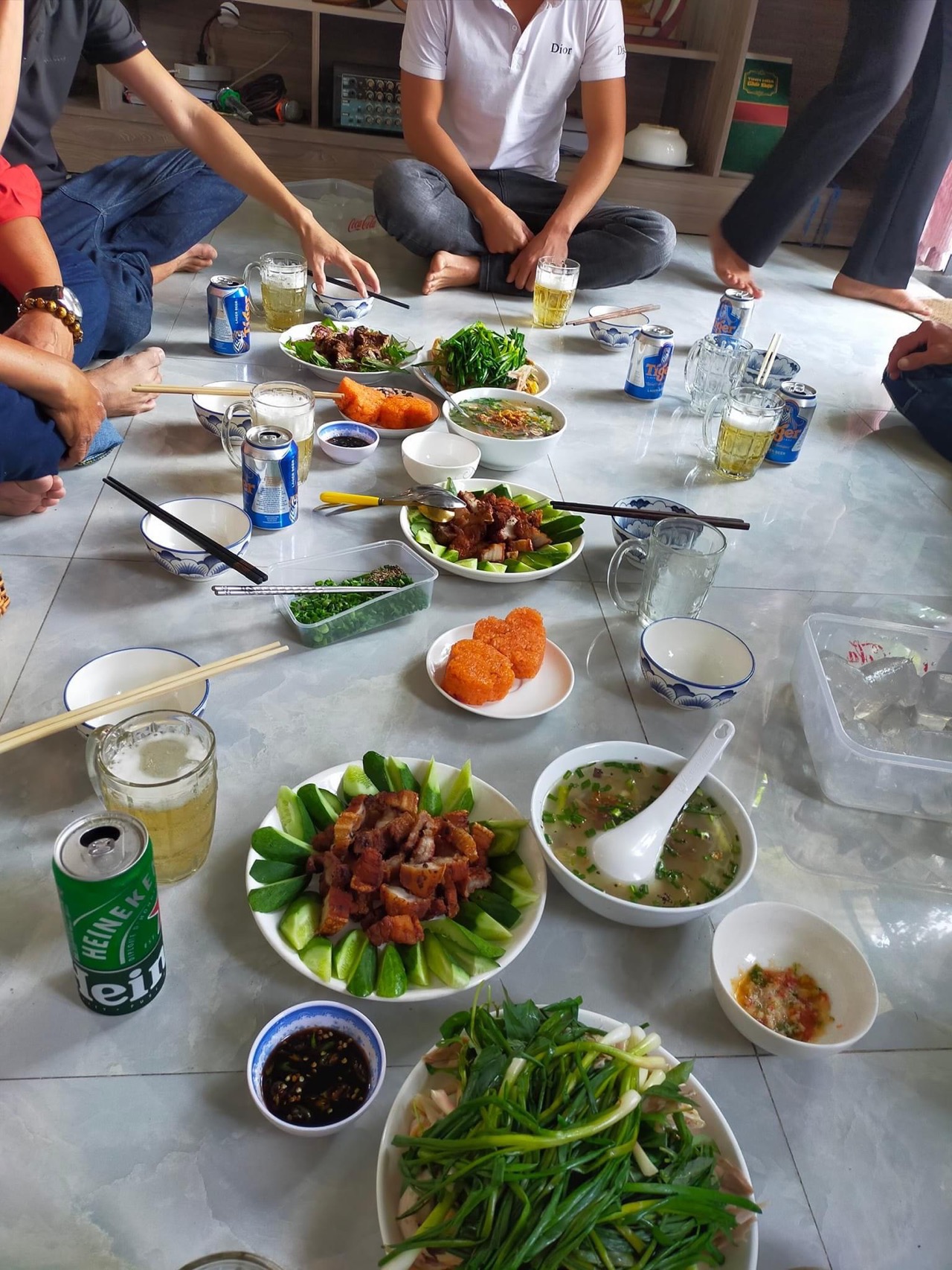#buatiec đầu năm cùng bạn bè và gia đình 🏠 #hocmon #Vietnam 