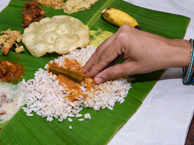Can we have a debate on using hands for food? #foodusinghands #asiafoodculture #asiafood #indiafood 