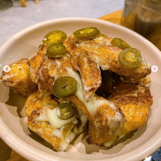 Grilled Chicken with Spicy #Cheese Sauce #Spicy Chicken with Cheese & #Jalapeno peppers Hallamaiyo #chicken crispy skin mayo chicken is grilled twice #ubereats 
