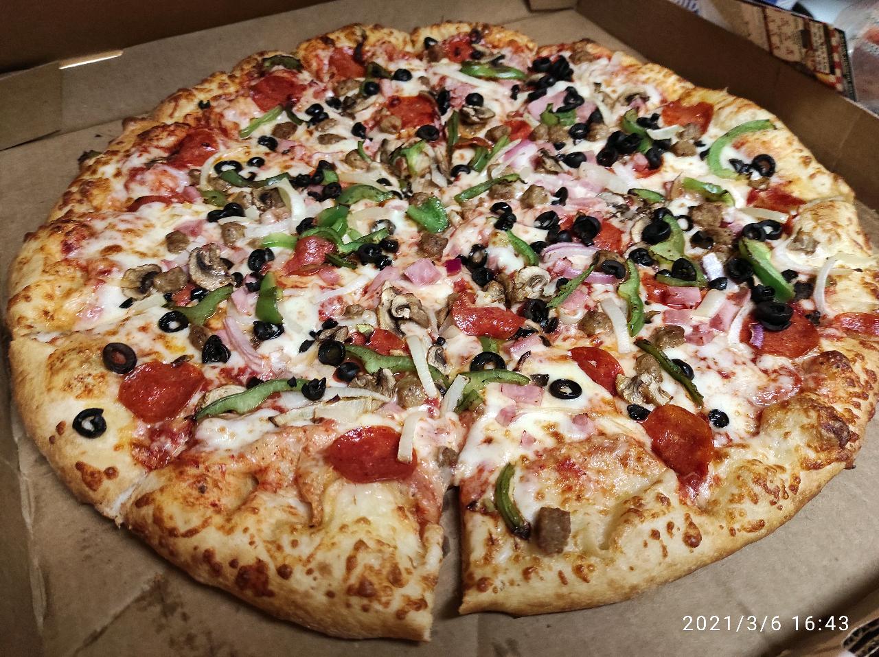 top 5 #pizza places in #srilanka are #pizzahut #dominos #kfc use #coupon code TALKOMI for free delivery 🚚
