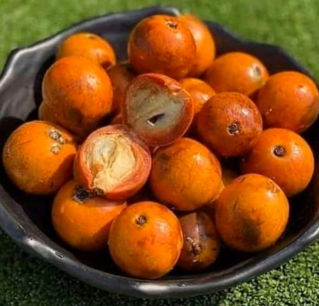 #cookingrecipehq   agbalumo fruit  -rich in vitamin c😛