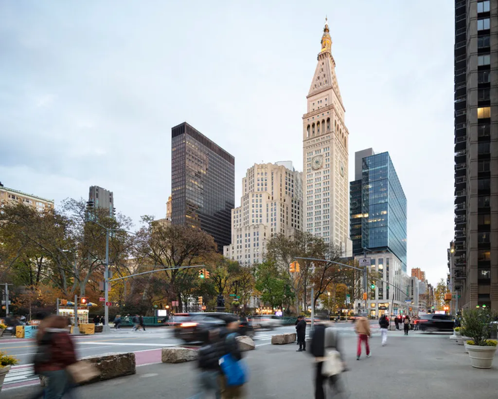 Dispatched: Architecture of the American Post Office and the Privatization of Civic Space